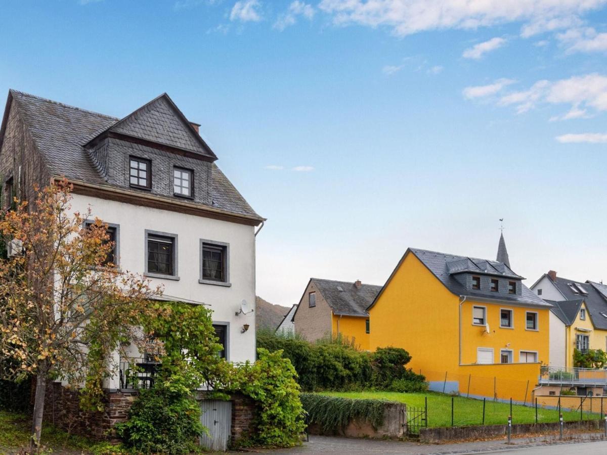Serene Holiday Home In Nehren With A Beautiful Garden Eksteriør billede